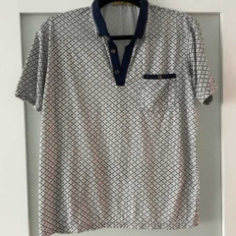 Hollister Shorts, Dark blue,  W 32 - Free Shirt (S) with purchase of the shorts - Picture 3 of 4